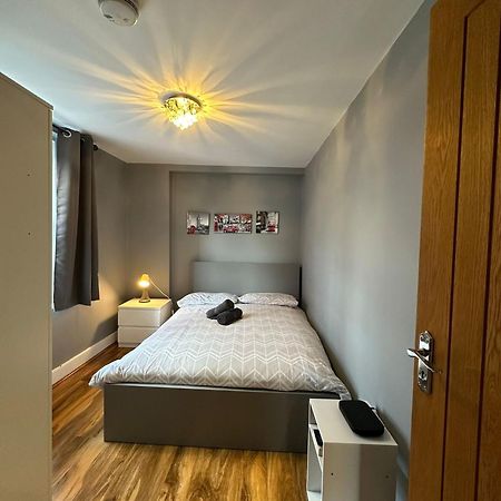 Lovely 2 Bedrooms Apartment لندن المظهر الخارجي الصورة