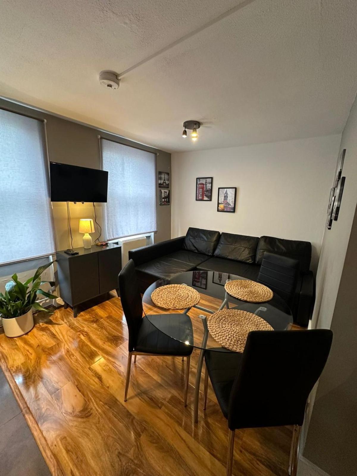Lovely 2 Bedrooms Apartment لندن المظهر الخارجي الصورة